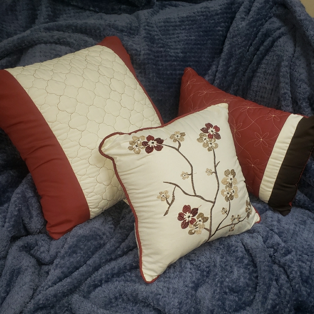 Decorative pillows